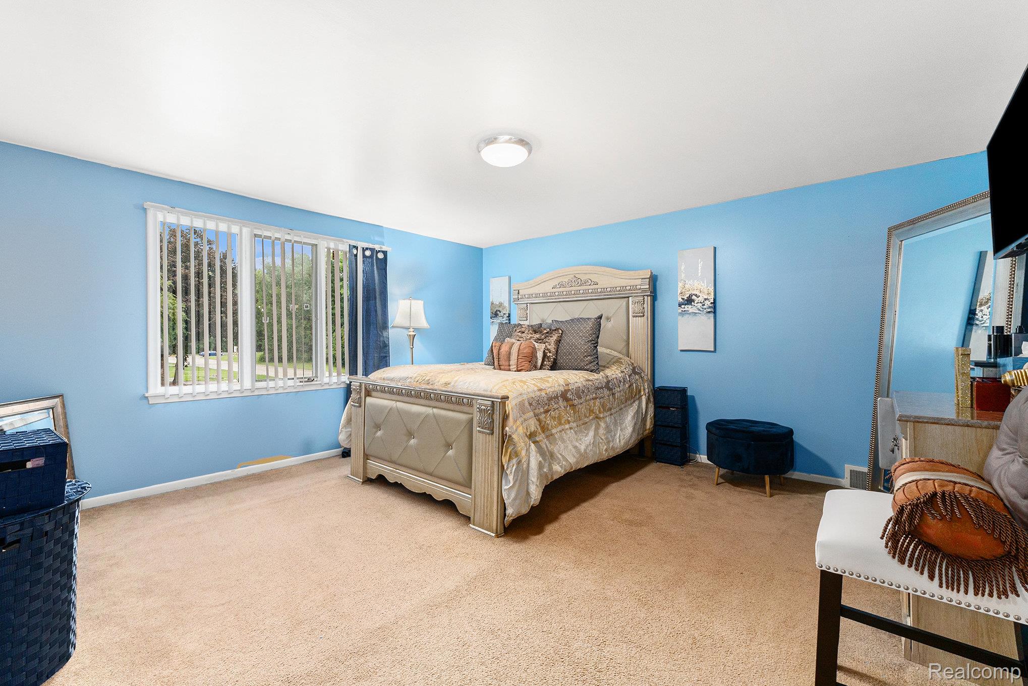 Southfield City, Michigan 48034, United States, 4 Bedrooms Bedrooms, ,3 BathroomsBathrooms,Residential,Active,191904