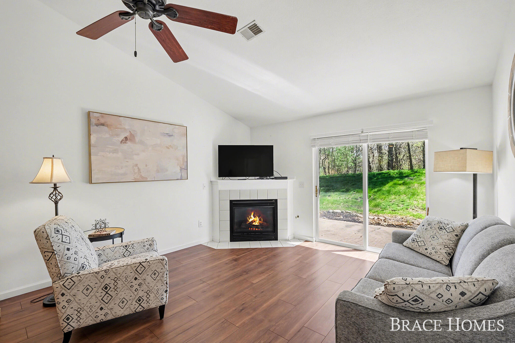 3369 Clear Vista Court NE