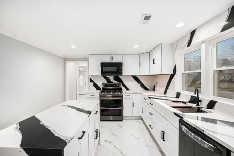 A home in ClintonCharterTownship_Macomb