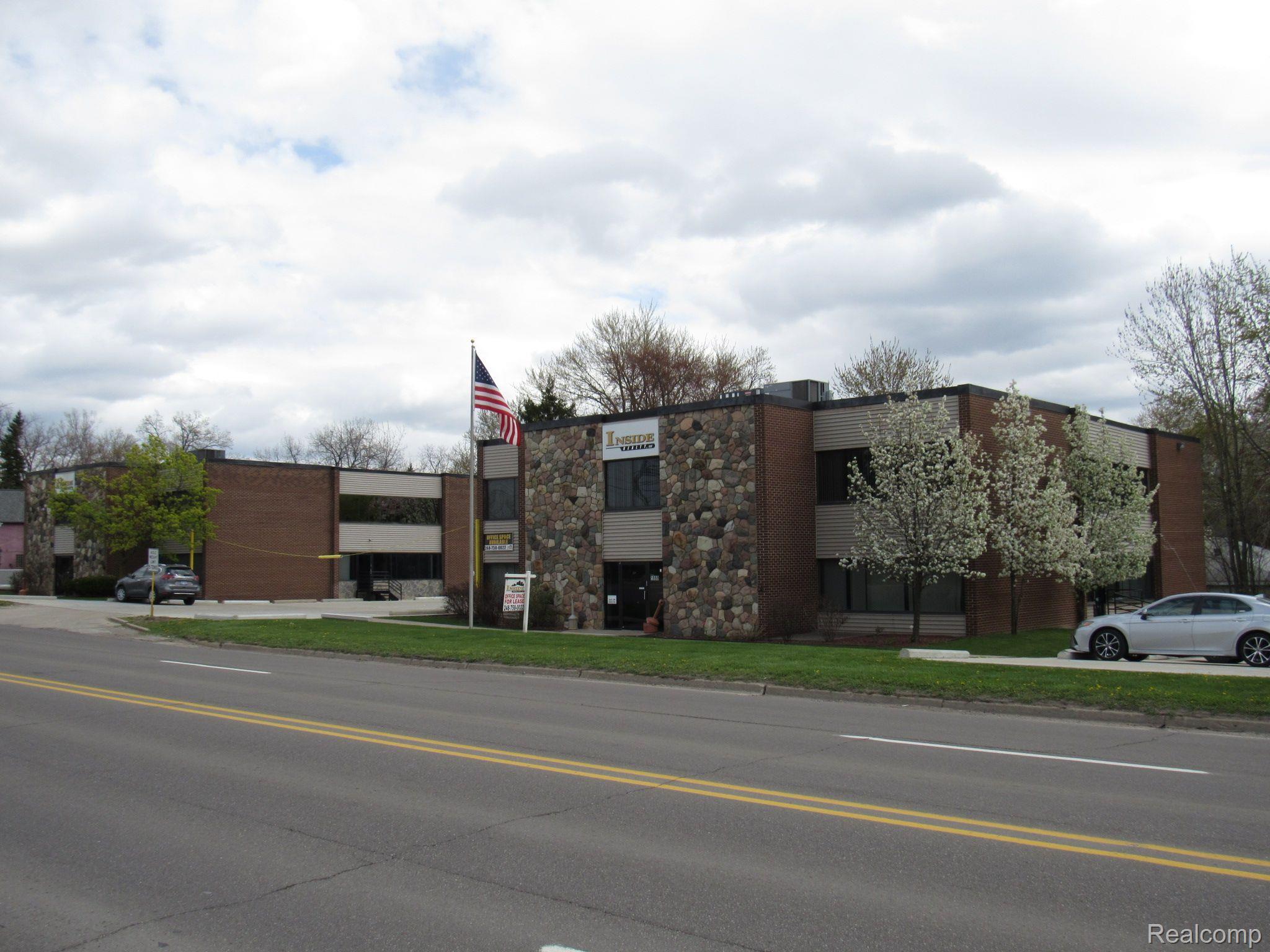 1899 ORCHARD LAKE Road 102