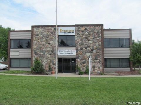 1899 ORCHARD LAKE Road 102 Bloomfield Charter Township MI 48320