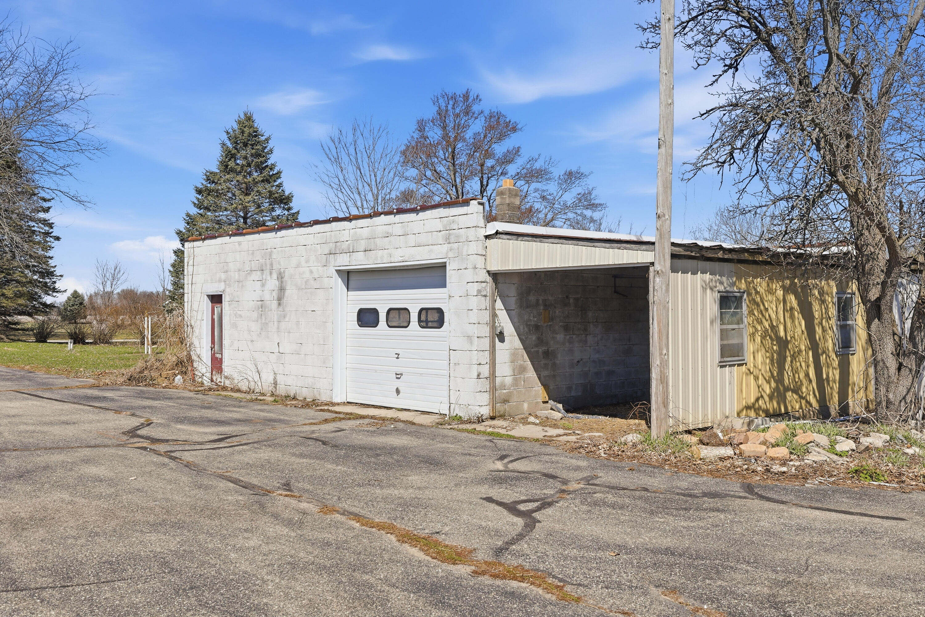 16480 16 Mile Road