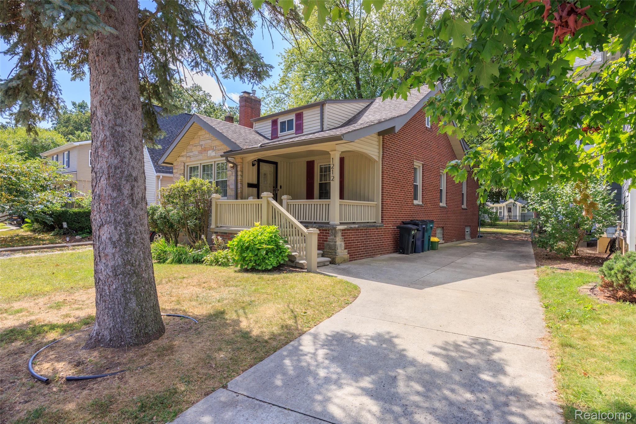 1212 Wyandotte Avenue