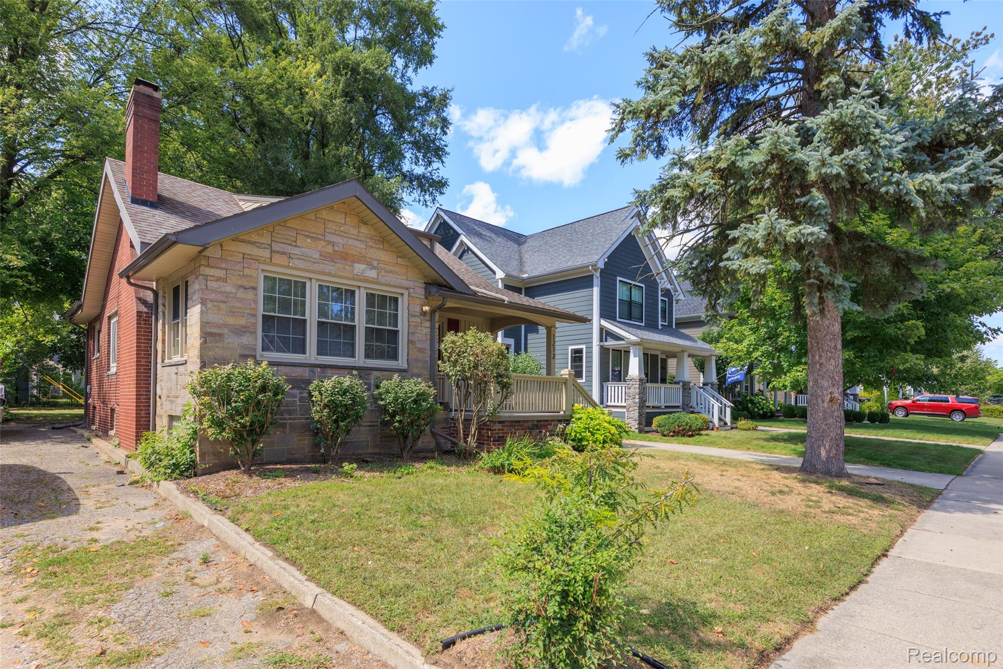 1212 Wyandotte Avenue