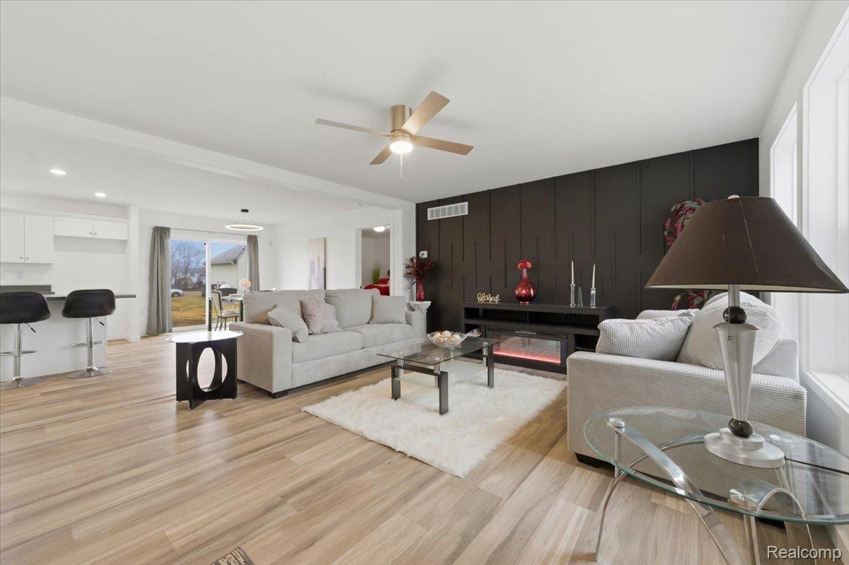 4398 Bridgeport Court
