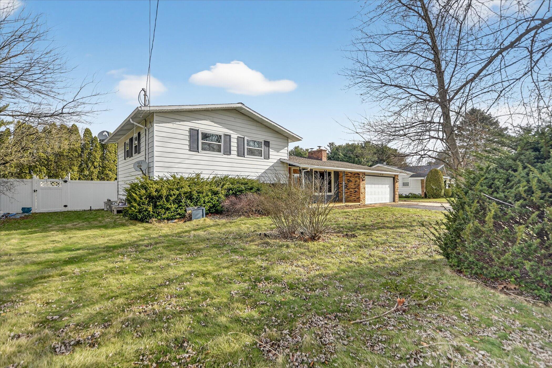 4546 E Berry Road