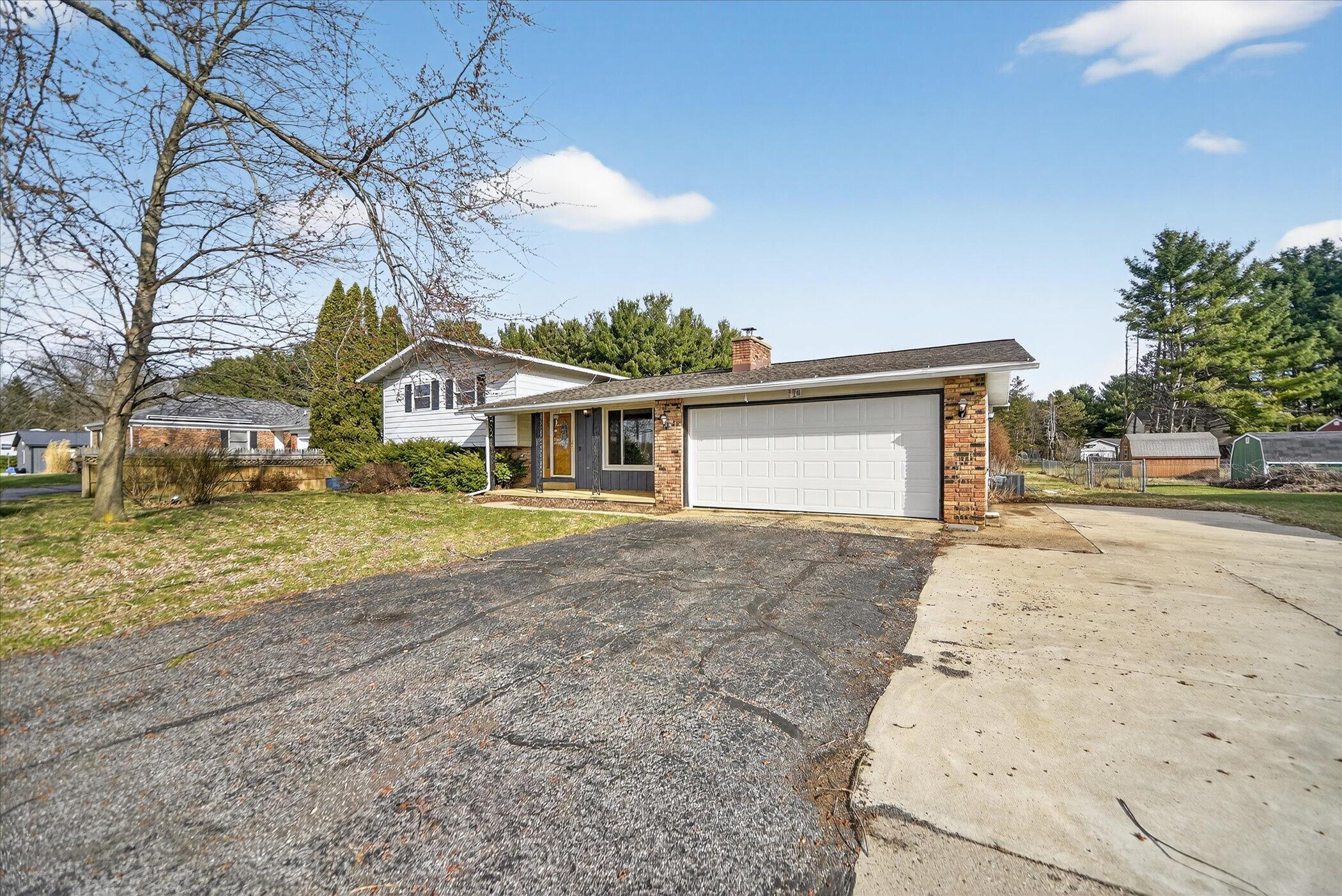 4546 E Berry Road