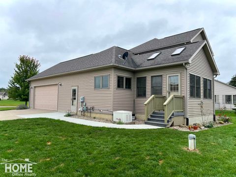 Tiny photo for 620 Elizabeth Drive, Caledonia Charter Township, MI 48867 (MLS # 5050196382)