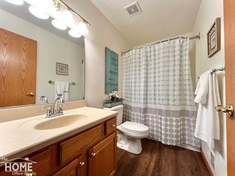 Tiny photo for 620 Elizabeth Drive, Caledonia Charter Township, MI 48867 (MLS # 5050196382)