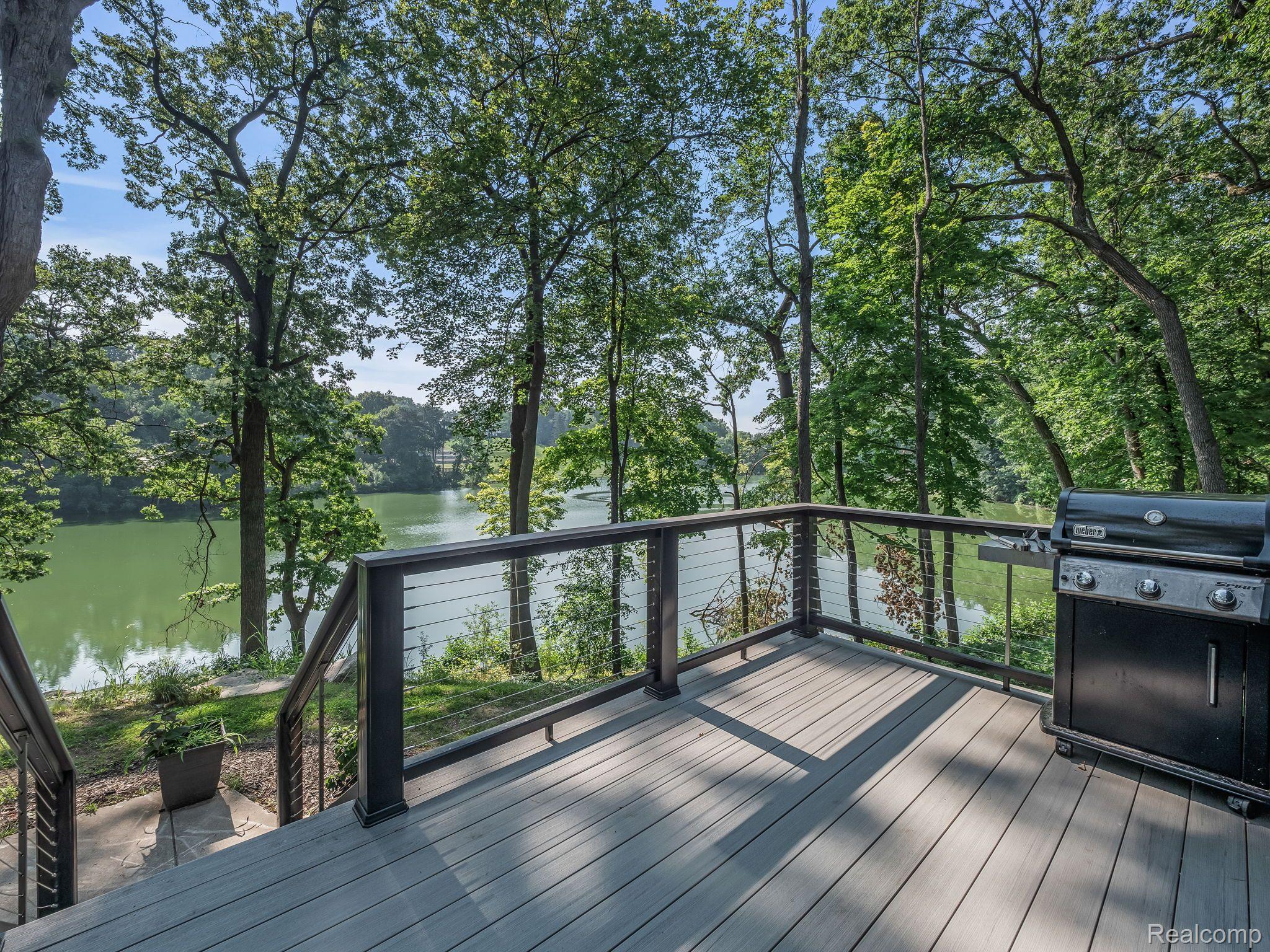 3511 LAKECREST Drive