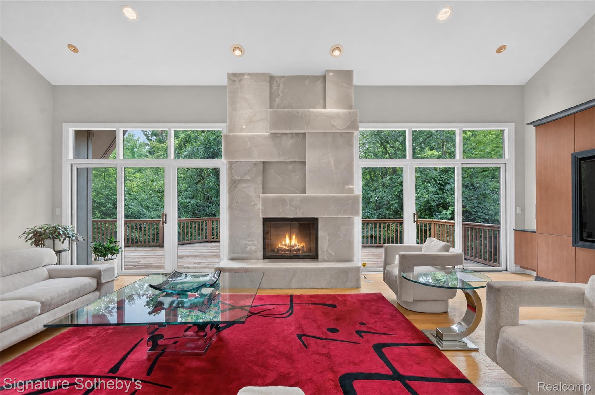 6983 Daventry Woods Drive
