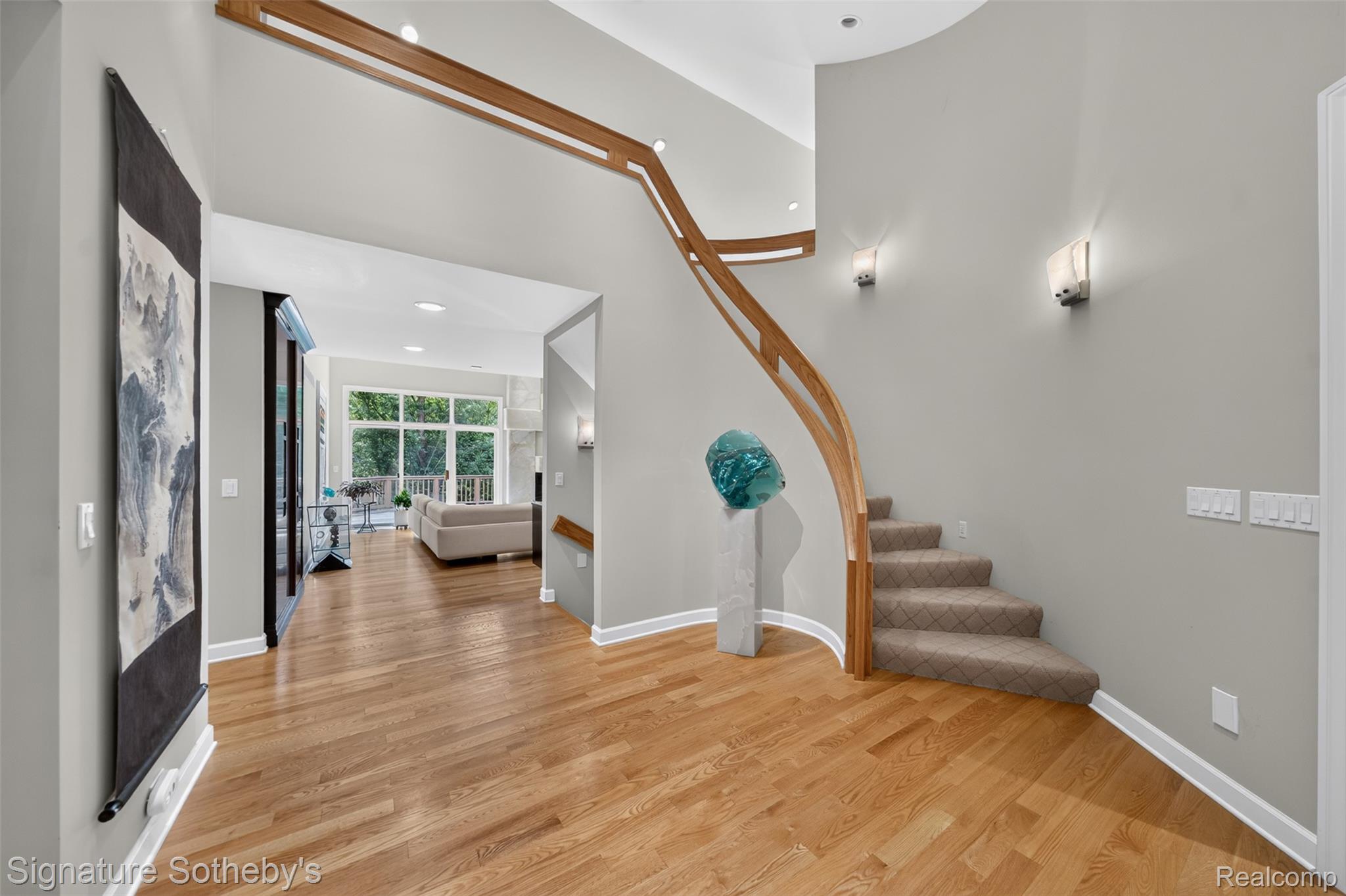 6983 Daventry Woods Drive