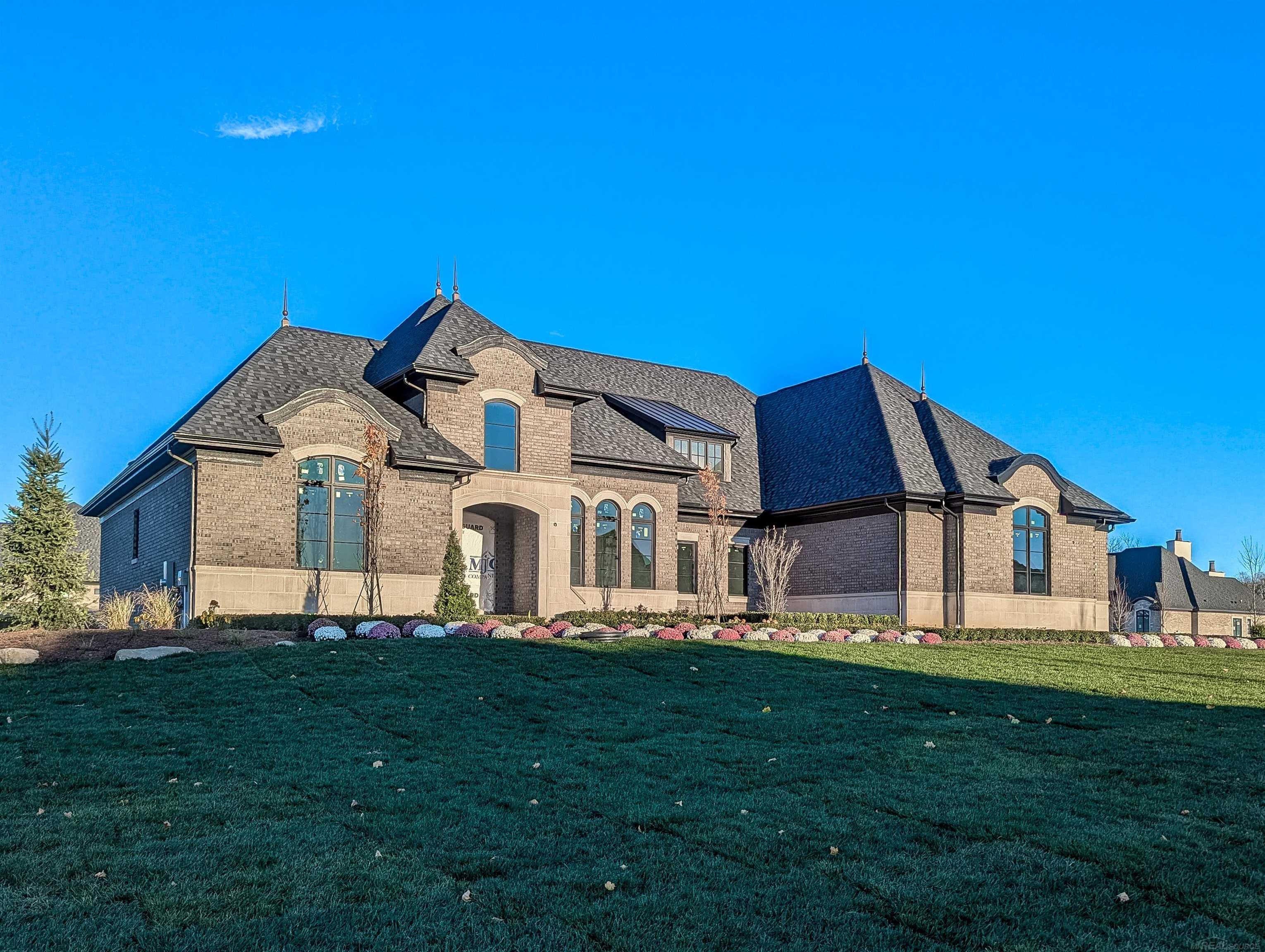 61570 Cotswold Drive