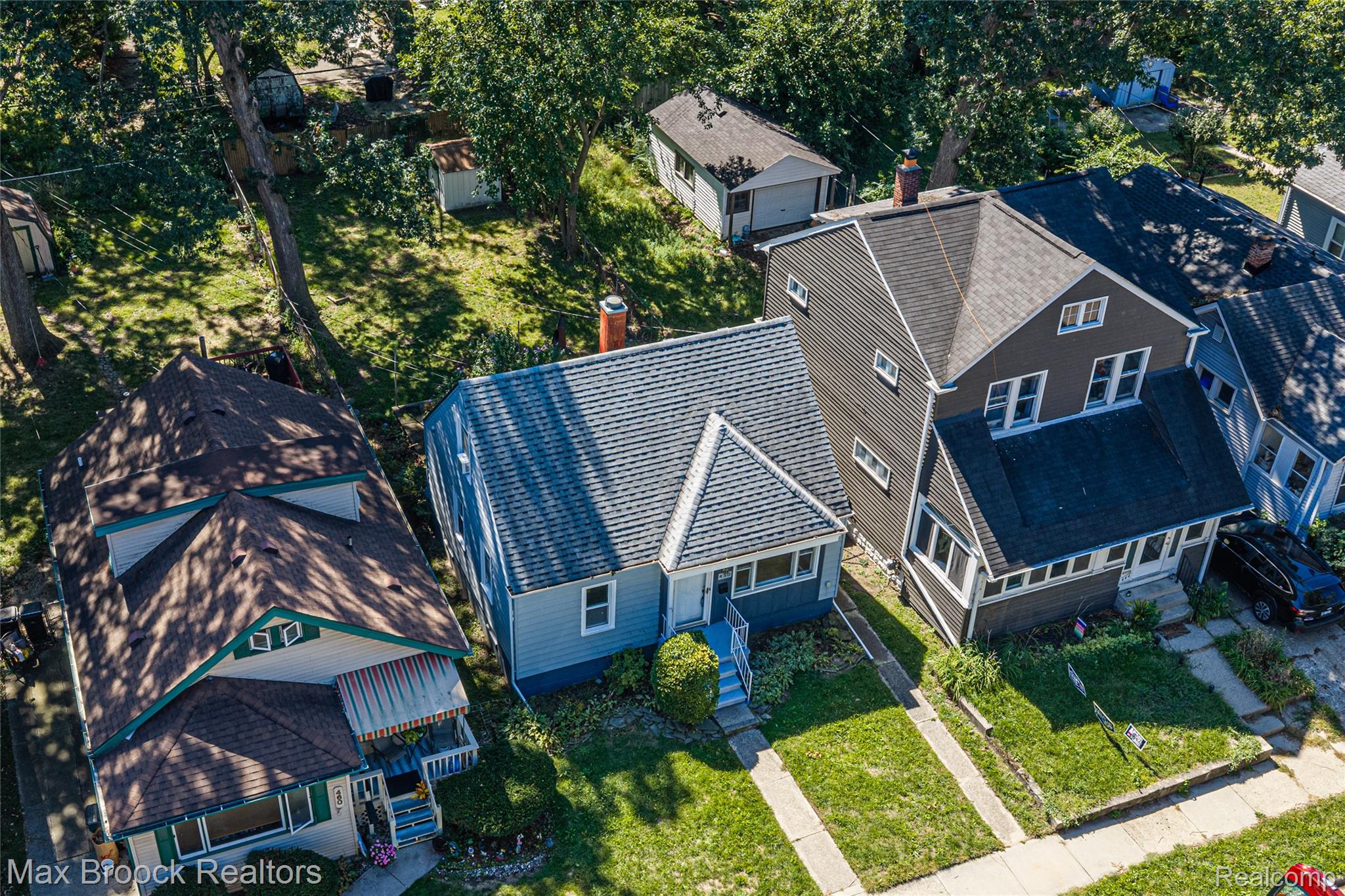 450 E MAPLEHURST Street