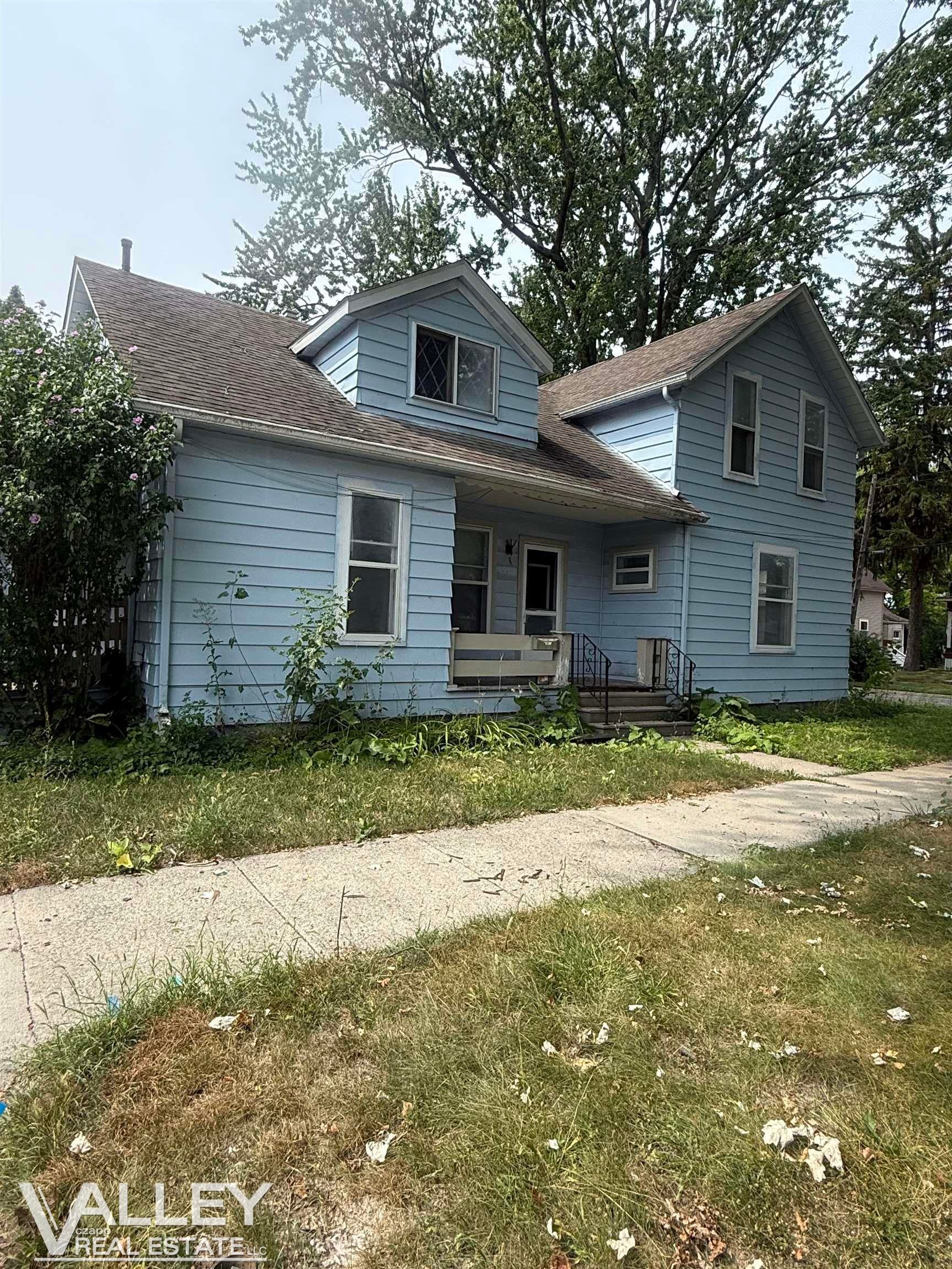 1221 Cass Street