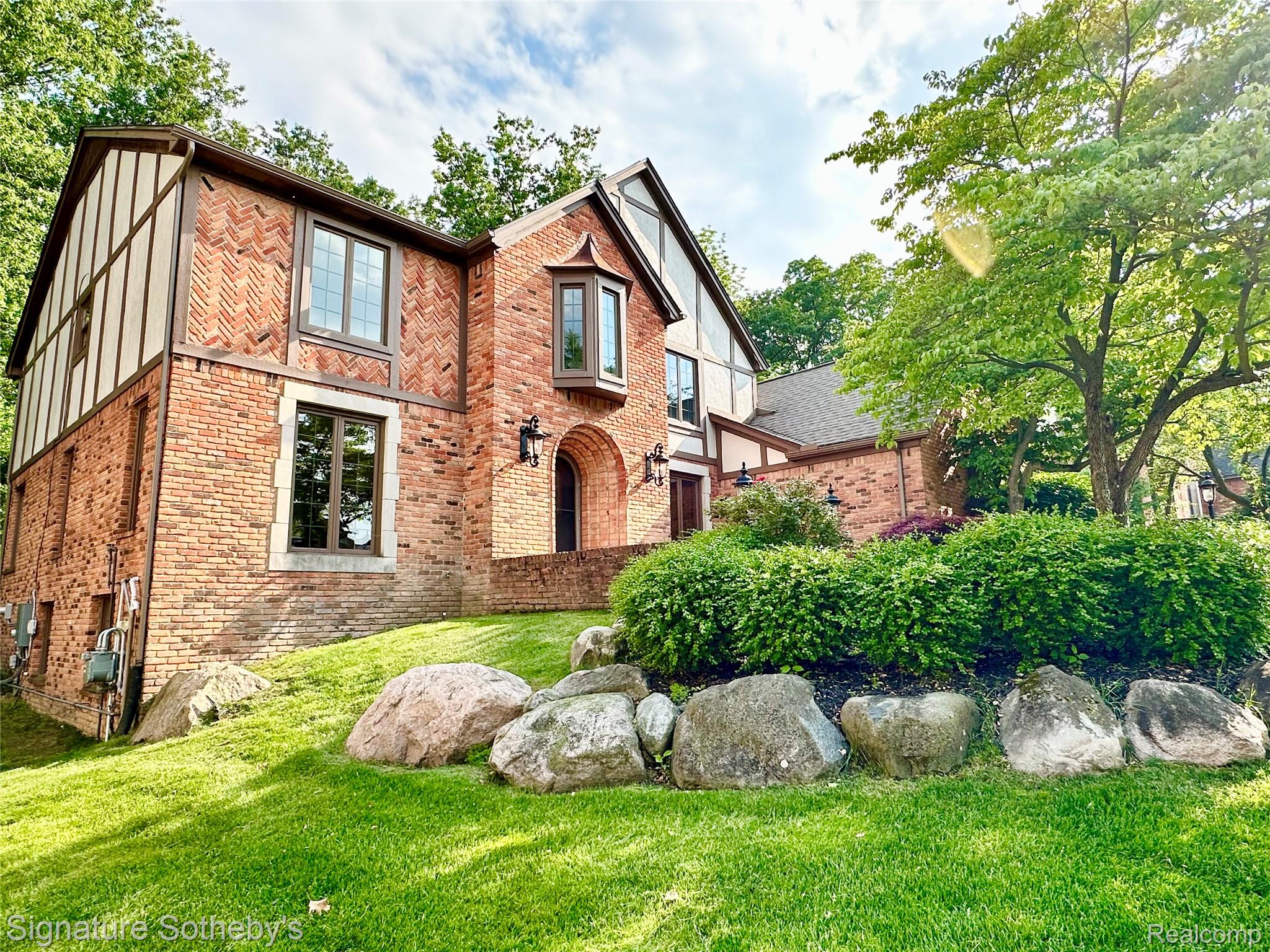 3079 Kenwood Drive