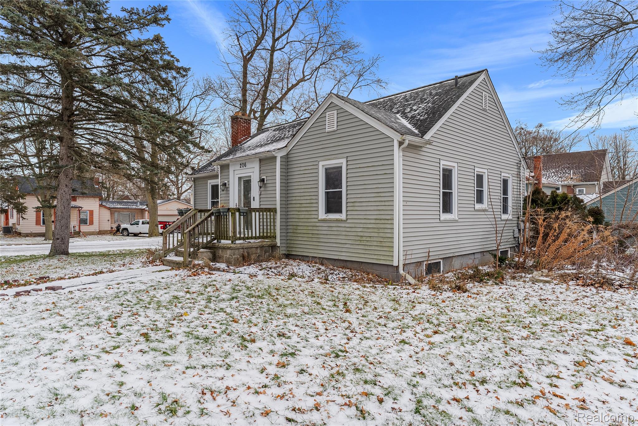 206 E Tuscola Street