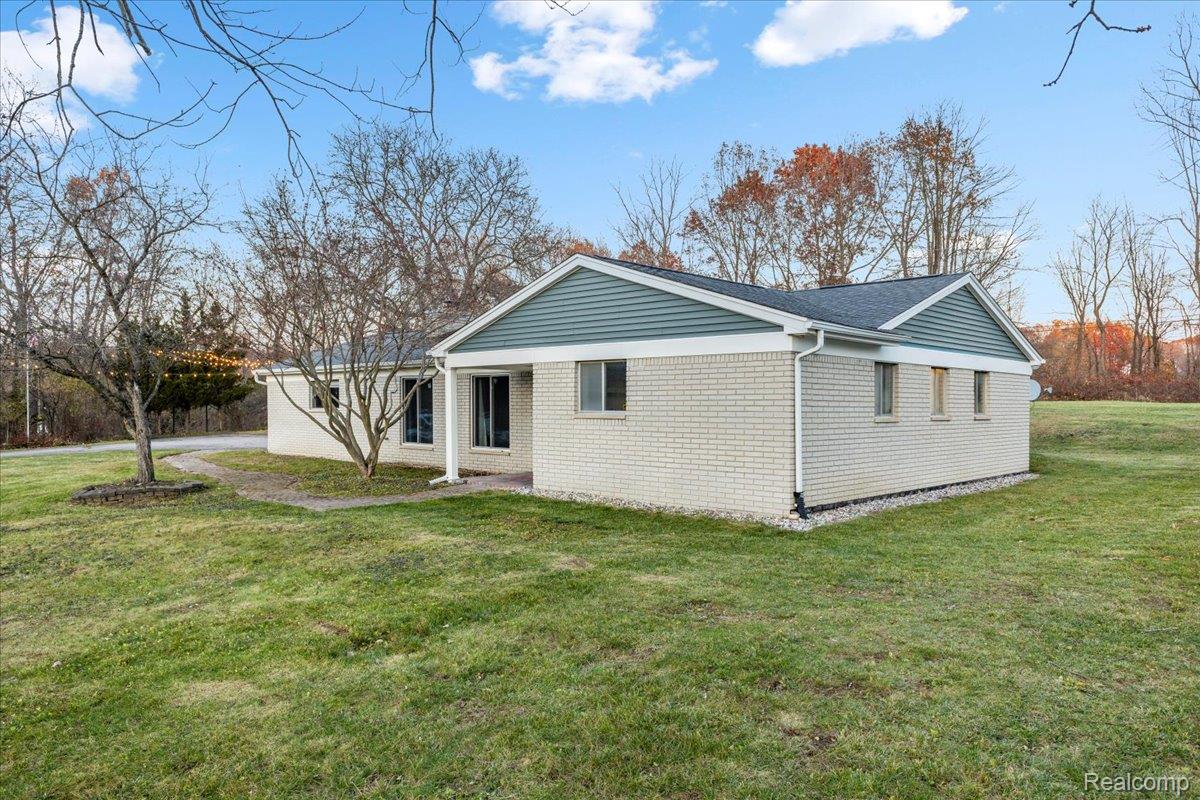 Clarkston, Michigan 48348, United States, 3 Bedrooms Bedrooms, ,2 BathroomsBathrooms,Residential,Active,253694