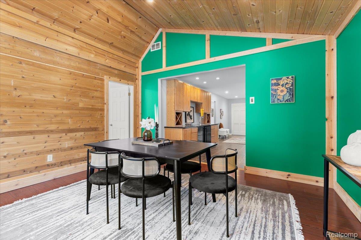 Clarkston, Michigan 48348, United States, 3 Bedrooms Bedrooms, ,2 BathroomsBathrooms,Residential,Active,253694