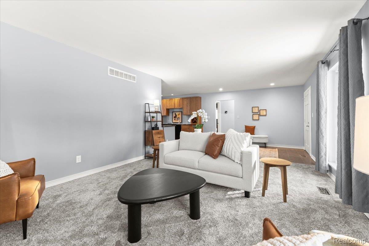 Clarkston, Michigan 48348, United States, 3 Bedrooms Bedrooms, ,2 BathroomsBathrooms,Residential,Active,253694