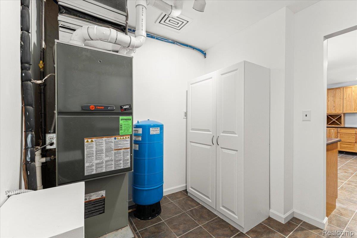 Clarkston, Michigan 48348, United States, 3 Bedrooms Bedrooms, ,2 BathroomsBathrooms,Residential,Active,253694