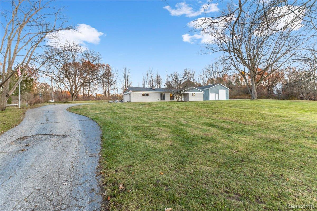 Clarkston, Michigan 48348, United States, 3 Bedrooms Bedrooms, ,2 BathroomsBathrooms,Residential,Active,253694