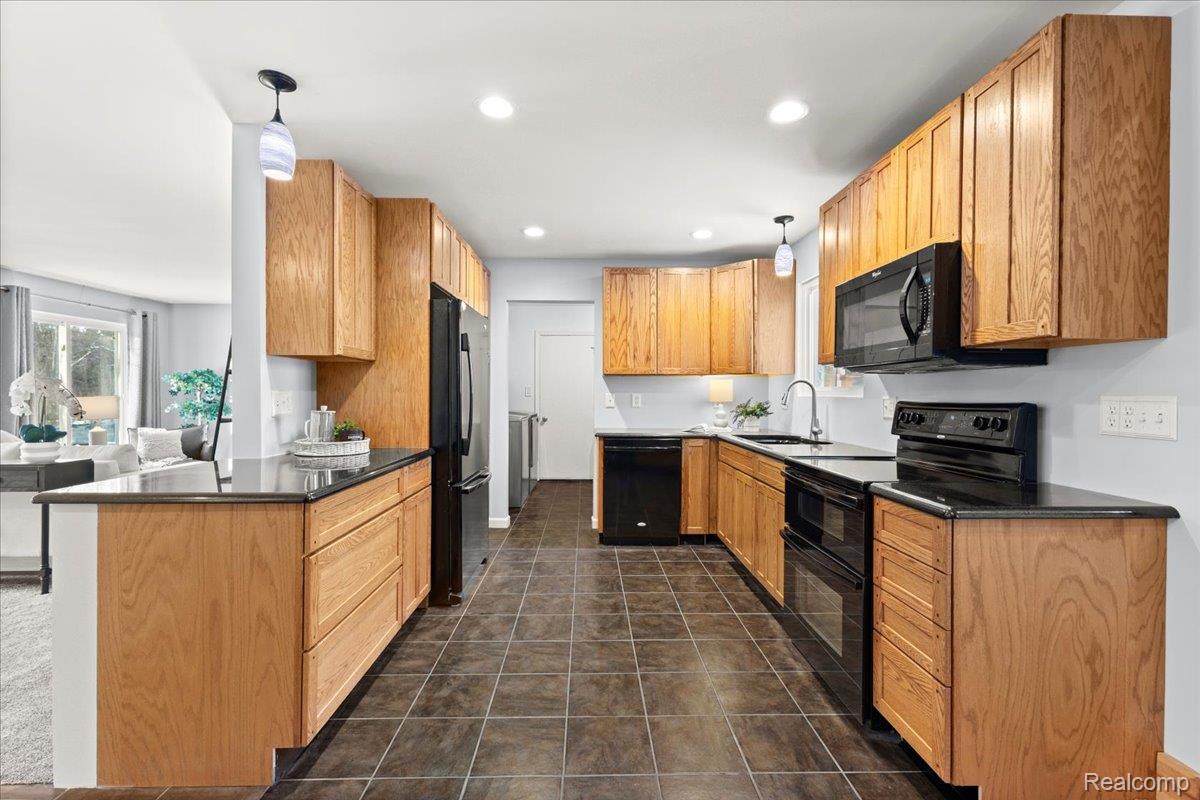 Clarkston, Michigan 48348, United States, 3 Bedrooms Bedrooms, ,2 BathroomsBathrooms,Residential,Active,253694