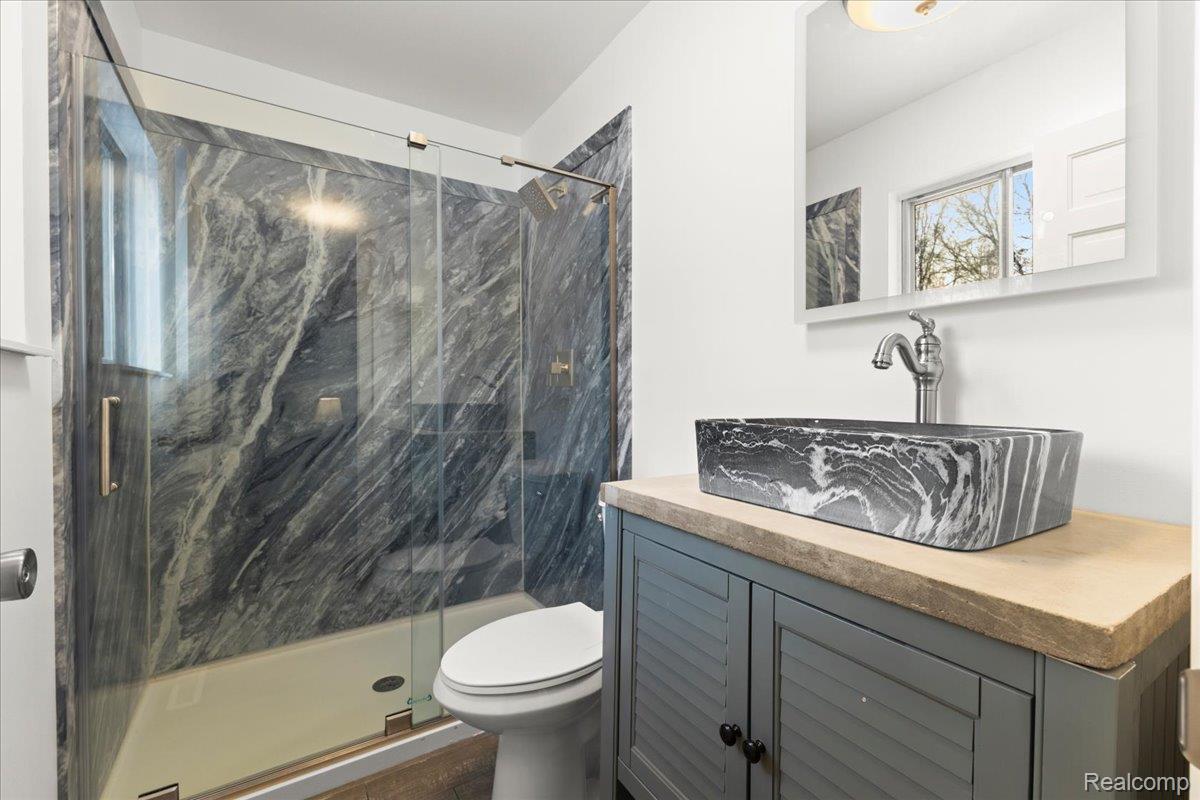 Clarkston, Michigan 48348, United States, 3 Bedrooms Bedrooms, ,2 BathroomsBathrooms,Residential,Active,253694