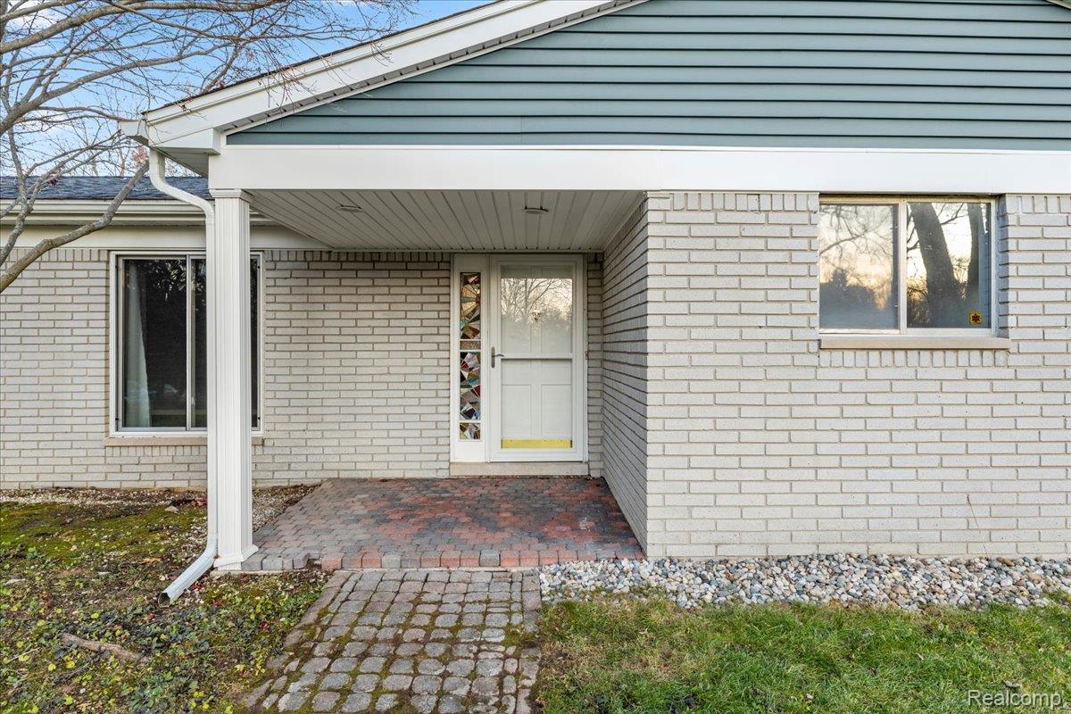 Clarkston, Michigan 48348, United States, 3 Bedrooms Bedrooms, ,2 BathroomsBathrooms,Residential,Active,253694