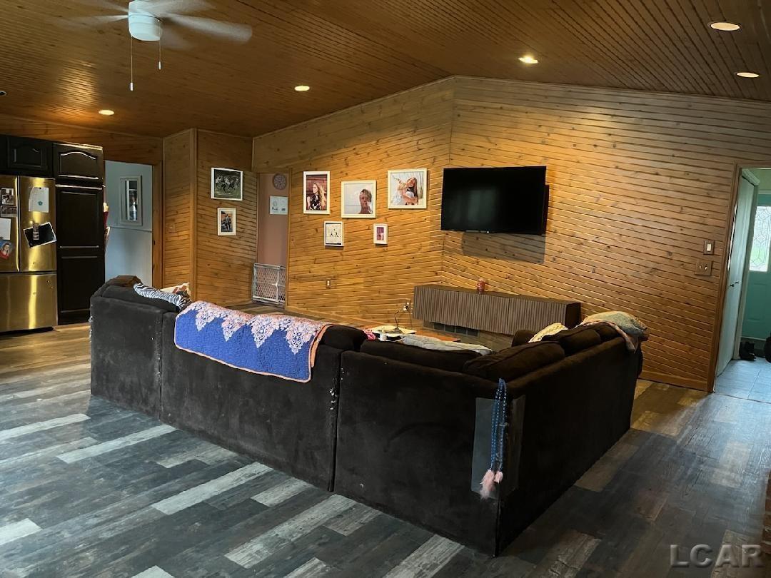 13404 N Sequoia Lane
