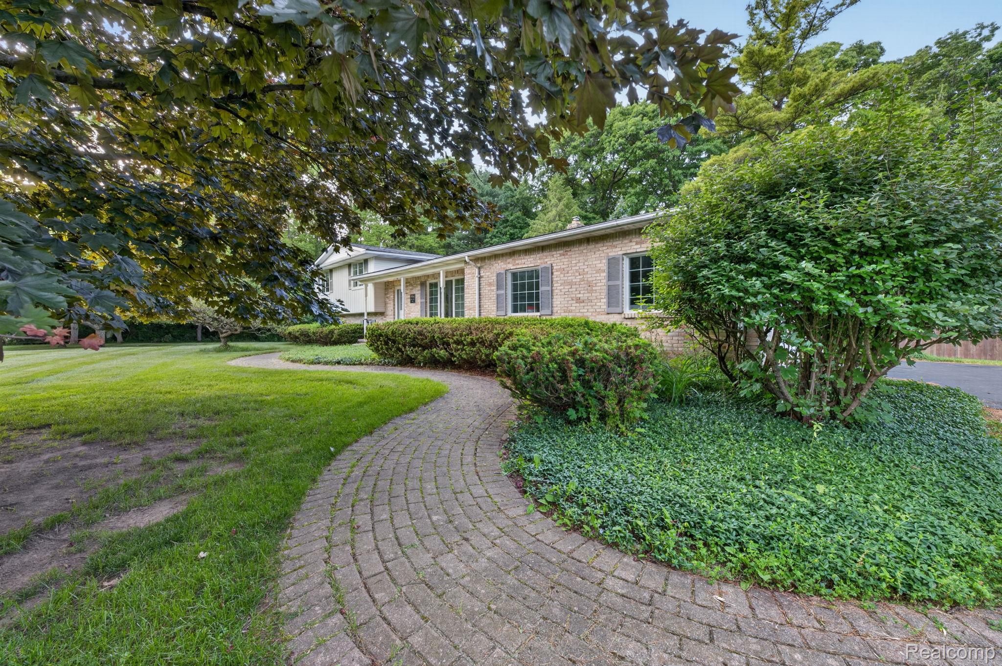 9144 Deer Park Court