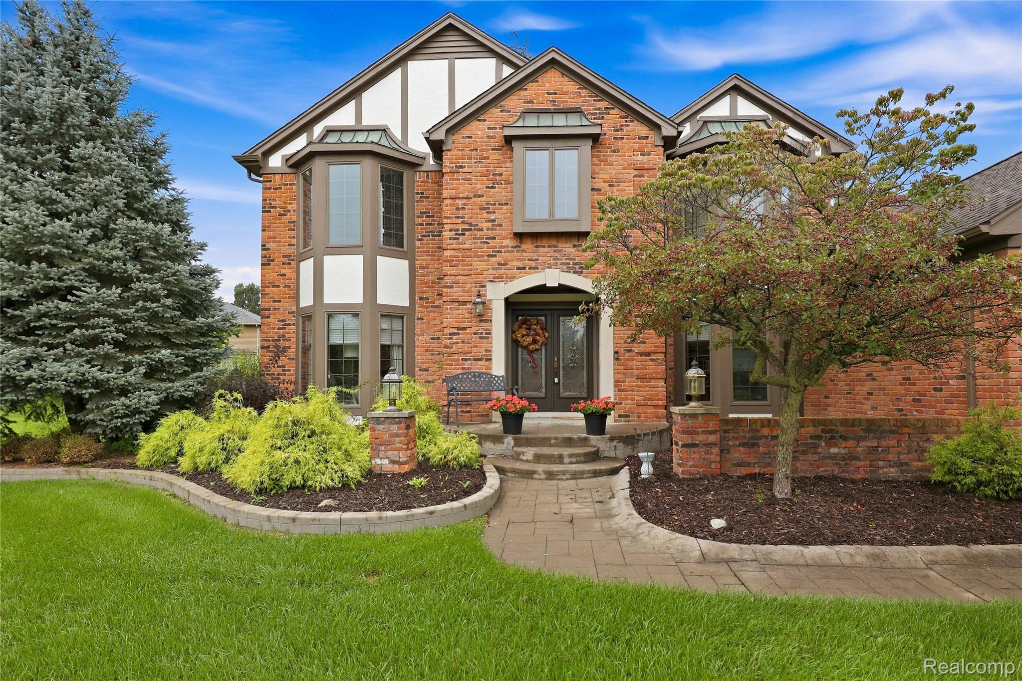 4735 Bentley Drive