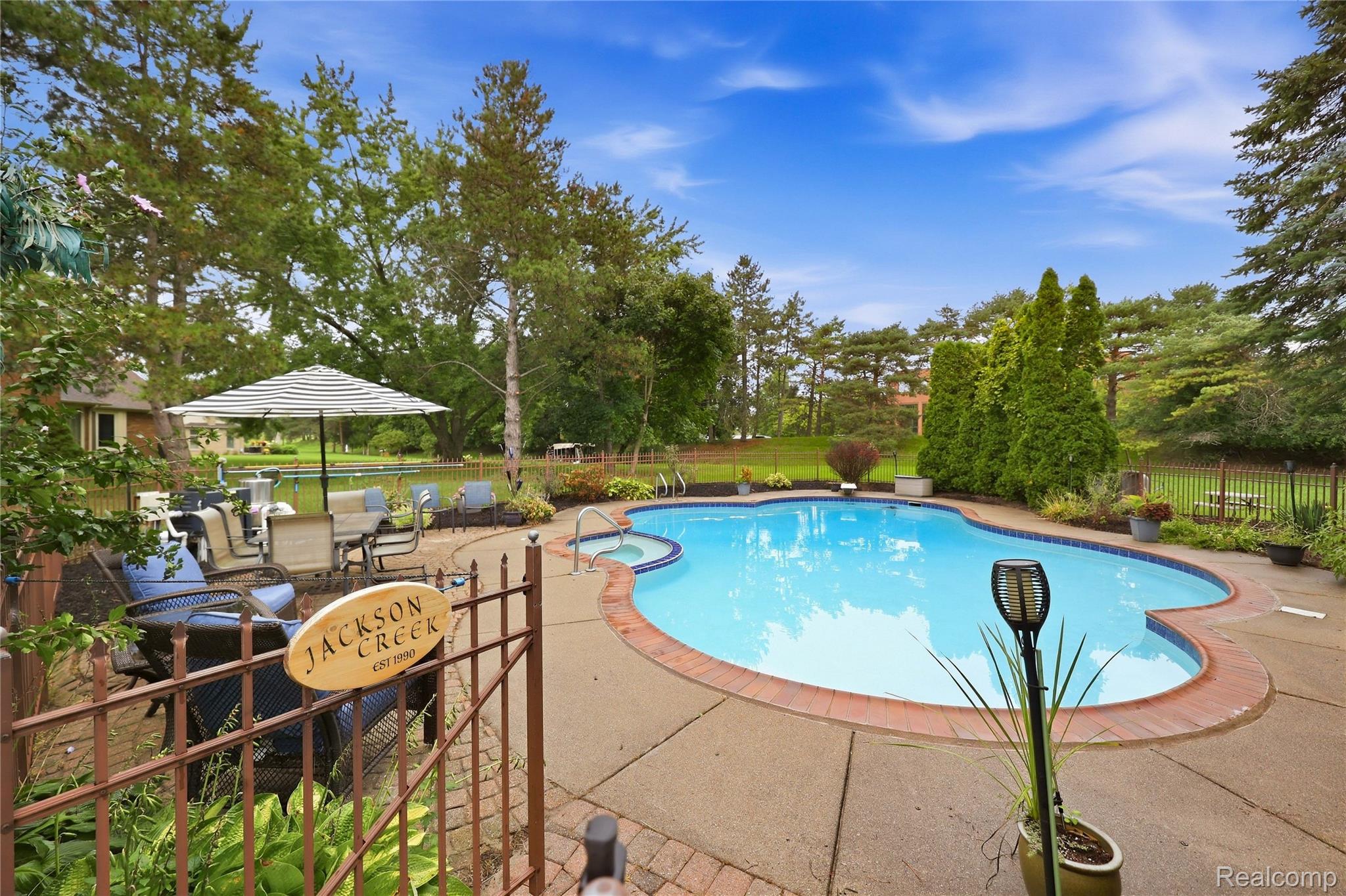 4735 Bentley Drive