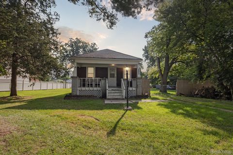 21122 Waldron Street Farmington City MI 48336