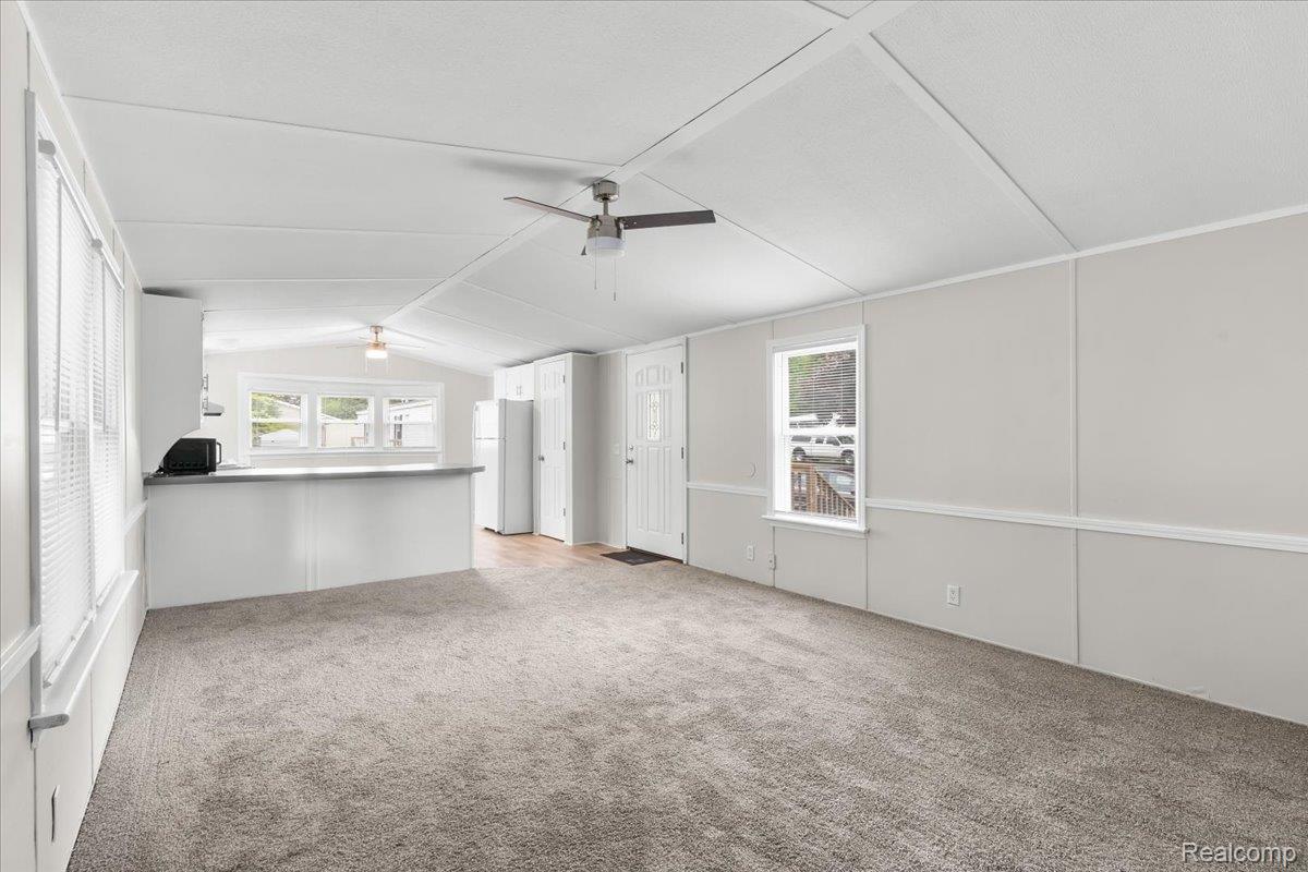 Oxford Village, Michigan 48371, United States, 2 Bedrooms Bedrooms, ,2 BathroomsBathrooms,Residential,Active,174346