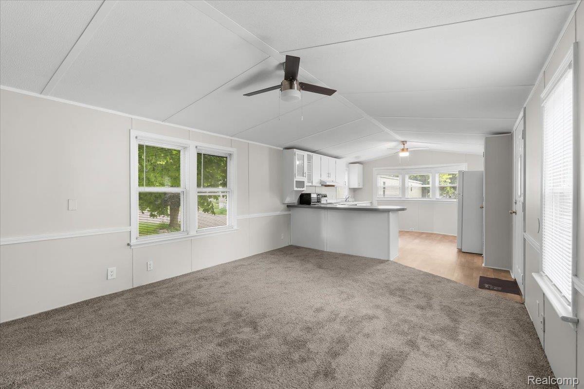 Oxford Village, Michigan 48371, United States, 2 Bedrooms Bedrooms, ,2 BathroomsBathrooms,Residential,Active,174346