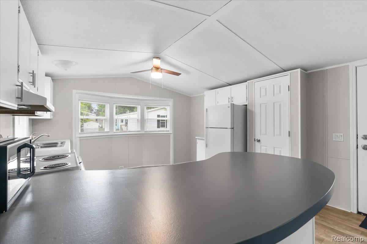 Oxford Village, Michigan 48371, United States, 2 Bedrooms Bedrooms, ,2 BathroomsBathrooms,Residential,Active,174346