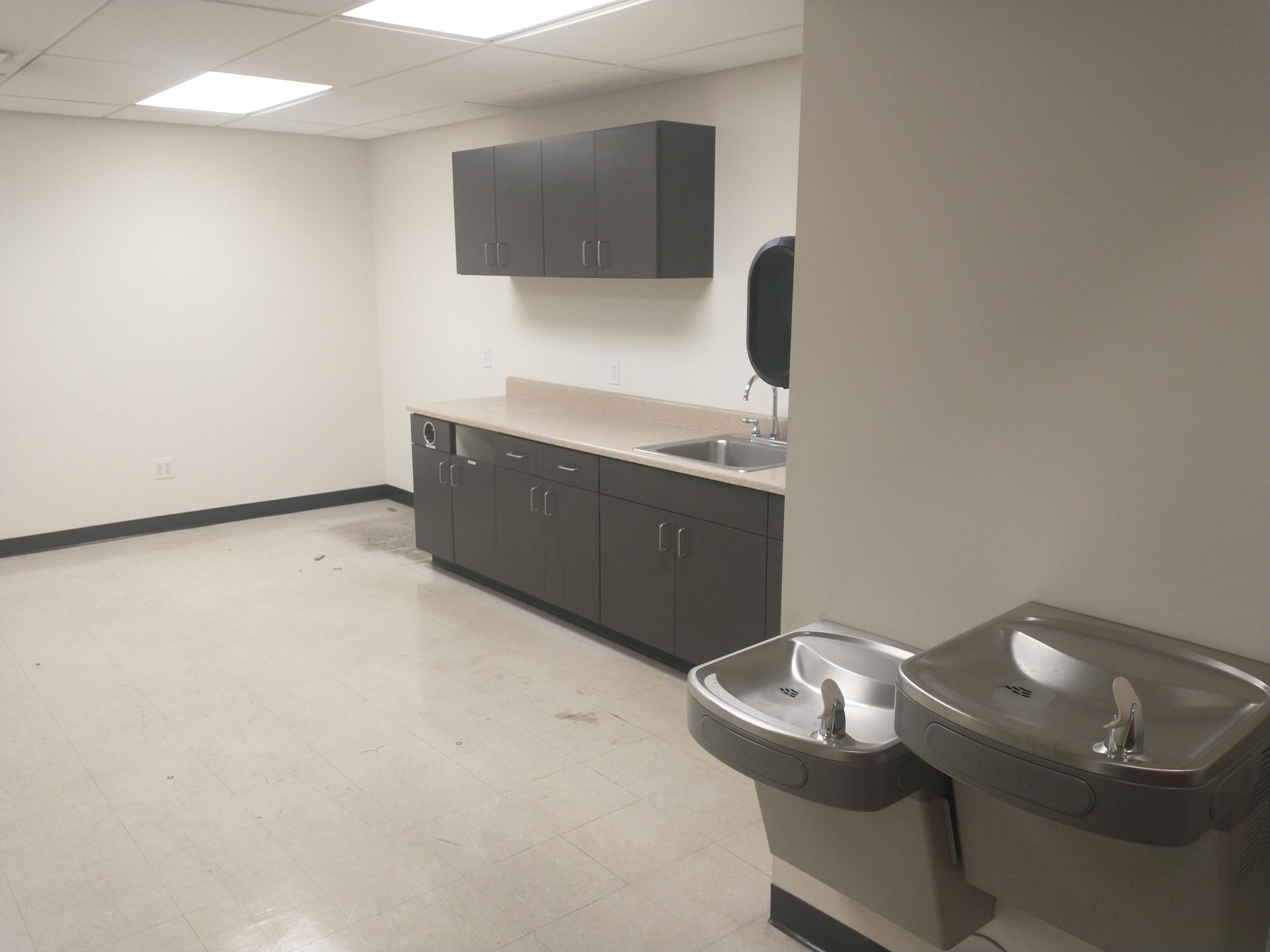 1935 S Industrial Highway