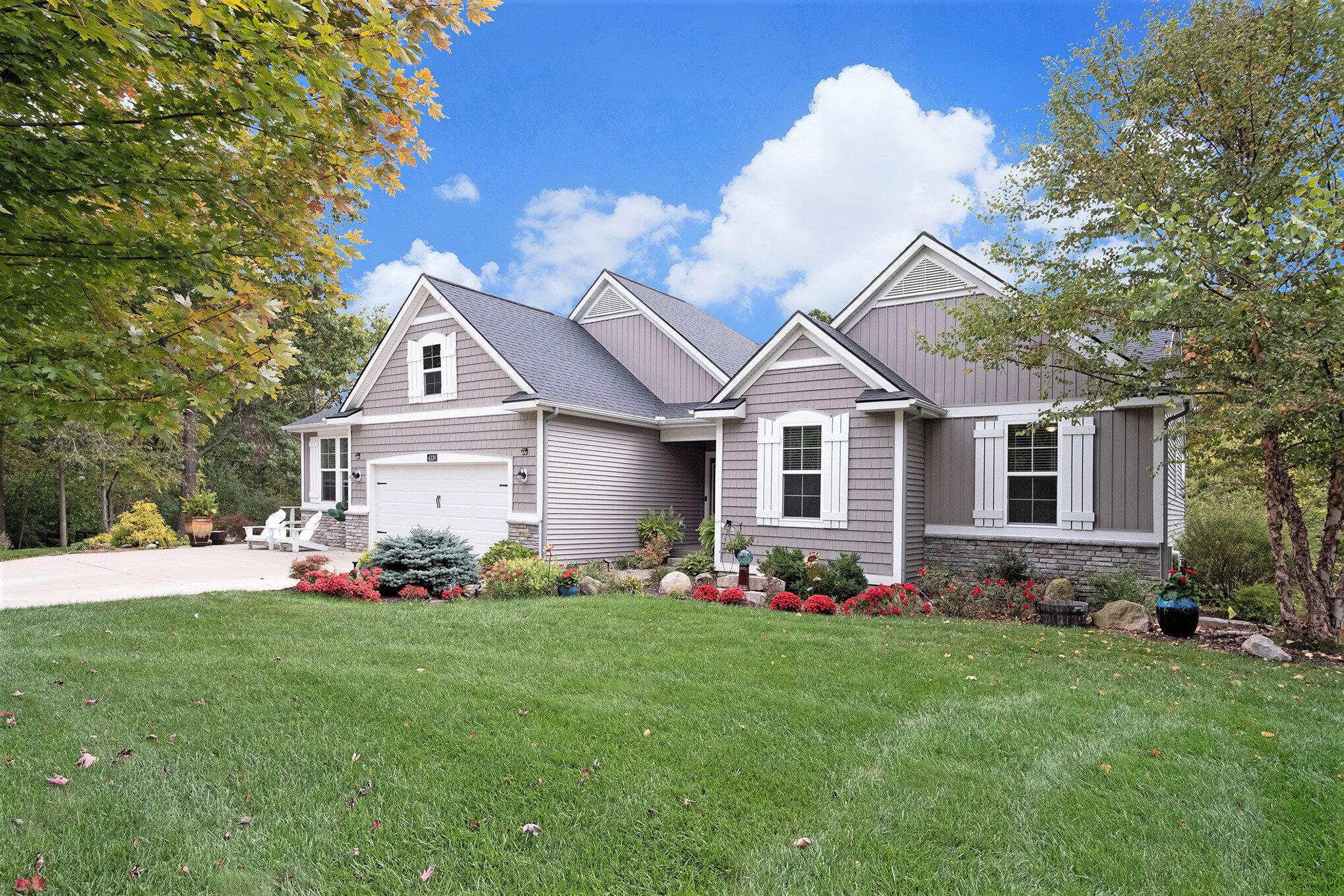 4330 Oak Timbers Drive NE