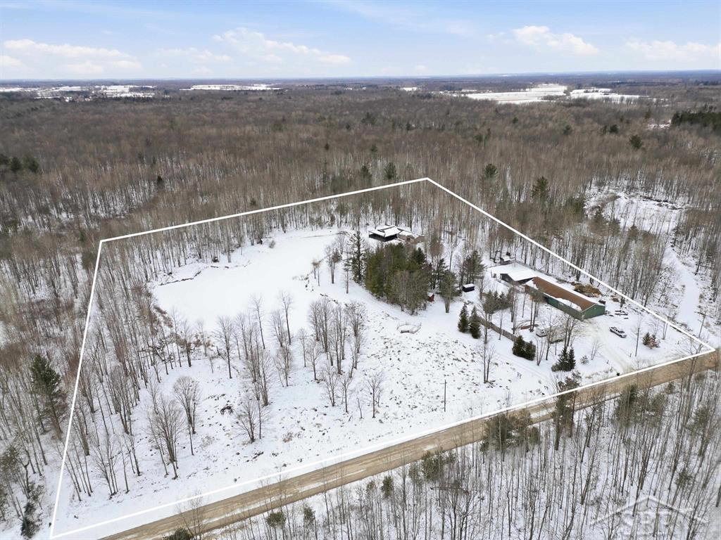 5655 N Alamando Road