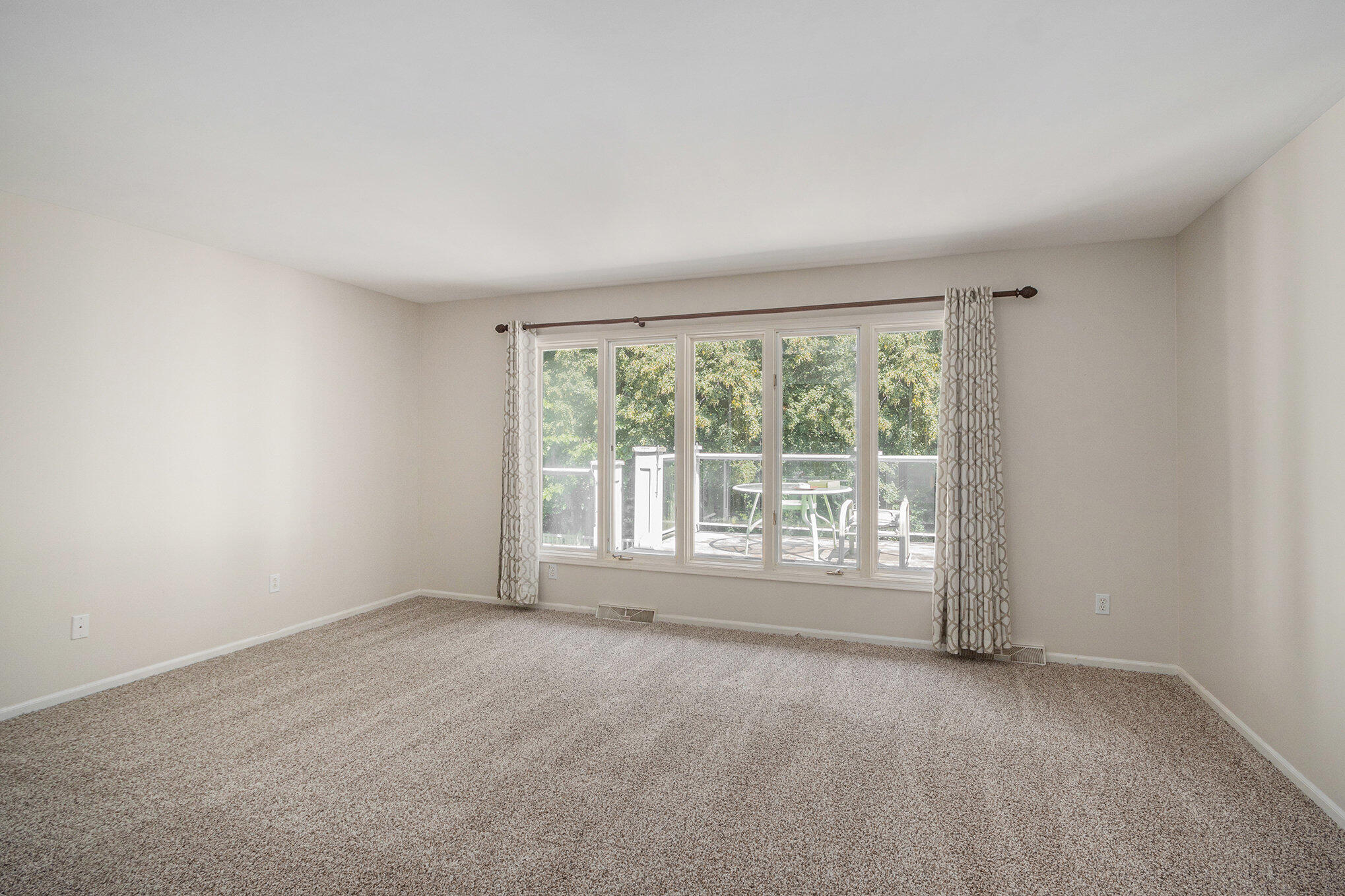 Ross Township, Michigan 49083, United States, 4 Bedrooms Bedrooms, ,4 BathroomsBathrooms,Residential,Active,194332