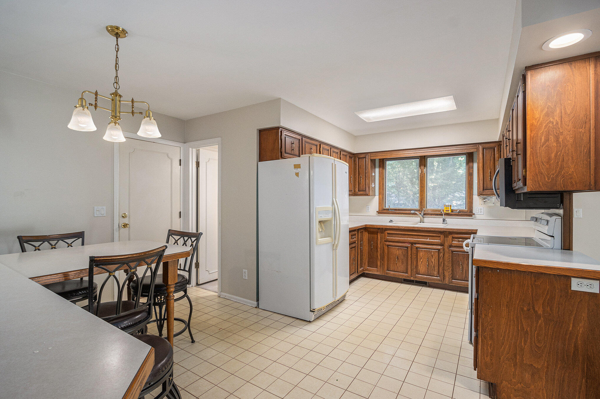 Ross Township, Michigan 49083, United States, 4 Bedrooms Bedrooms, ,4 BathroomsBathrooms,Residential,Active,194332