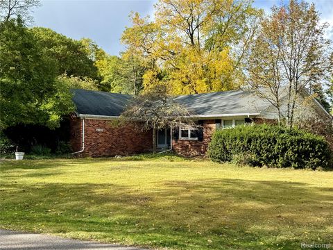 4260 E Newland Drive West Bloomfield Charter Township MI 48323
