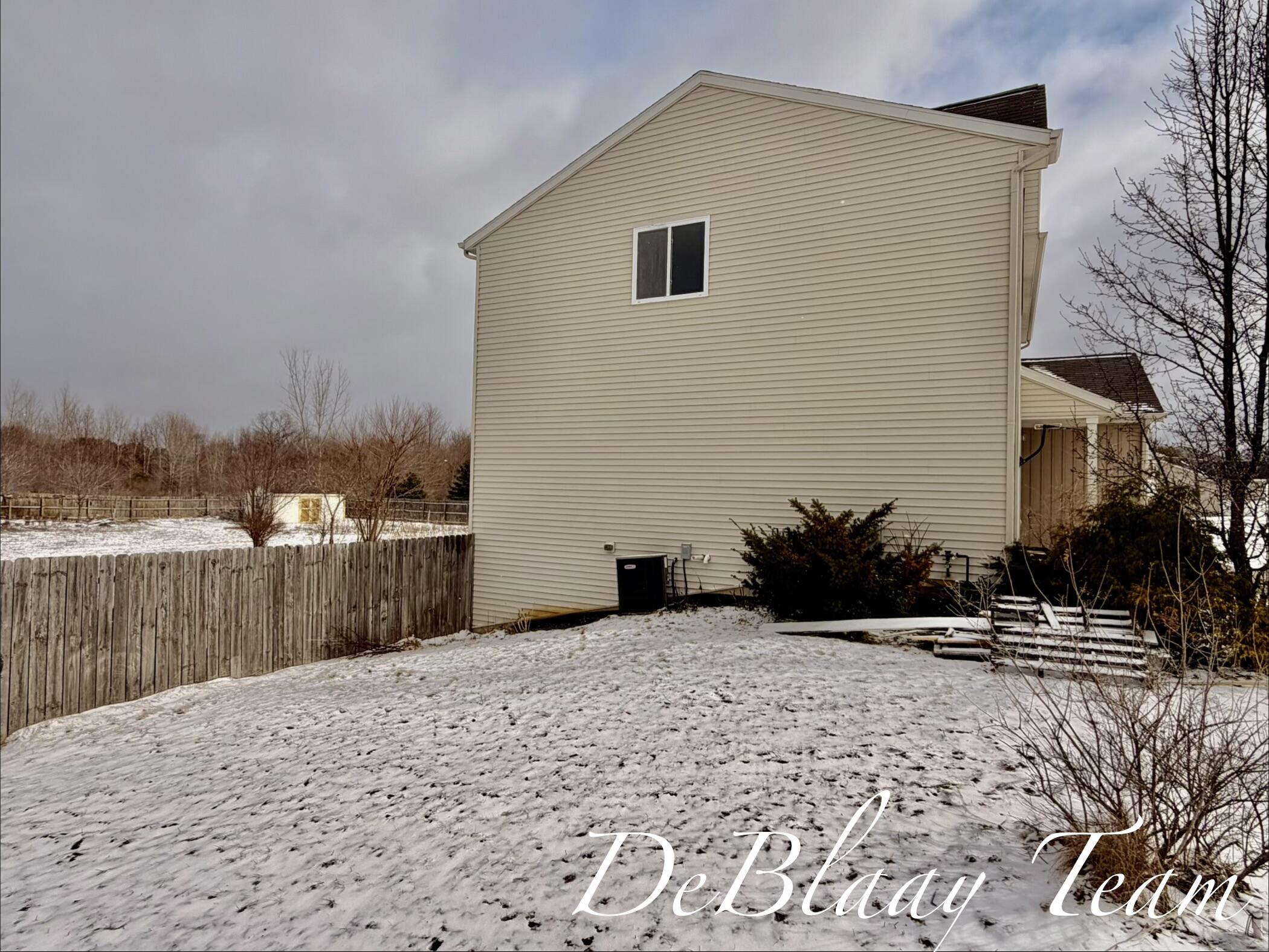 6873 Peninsula Drive NE