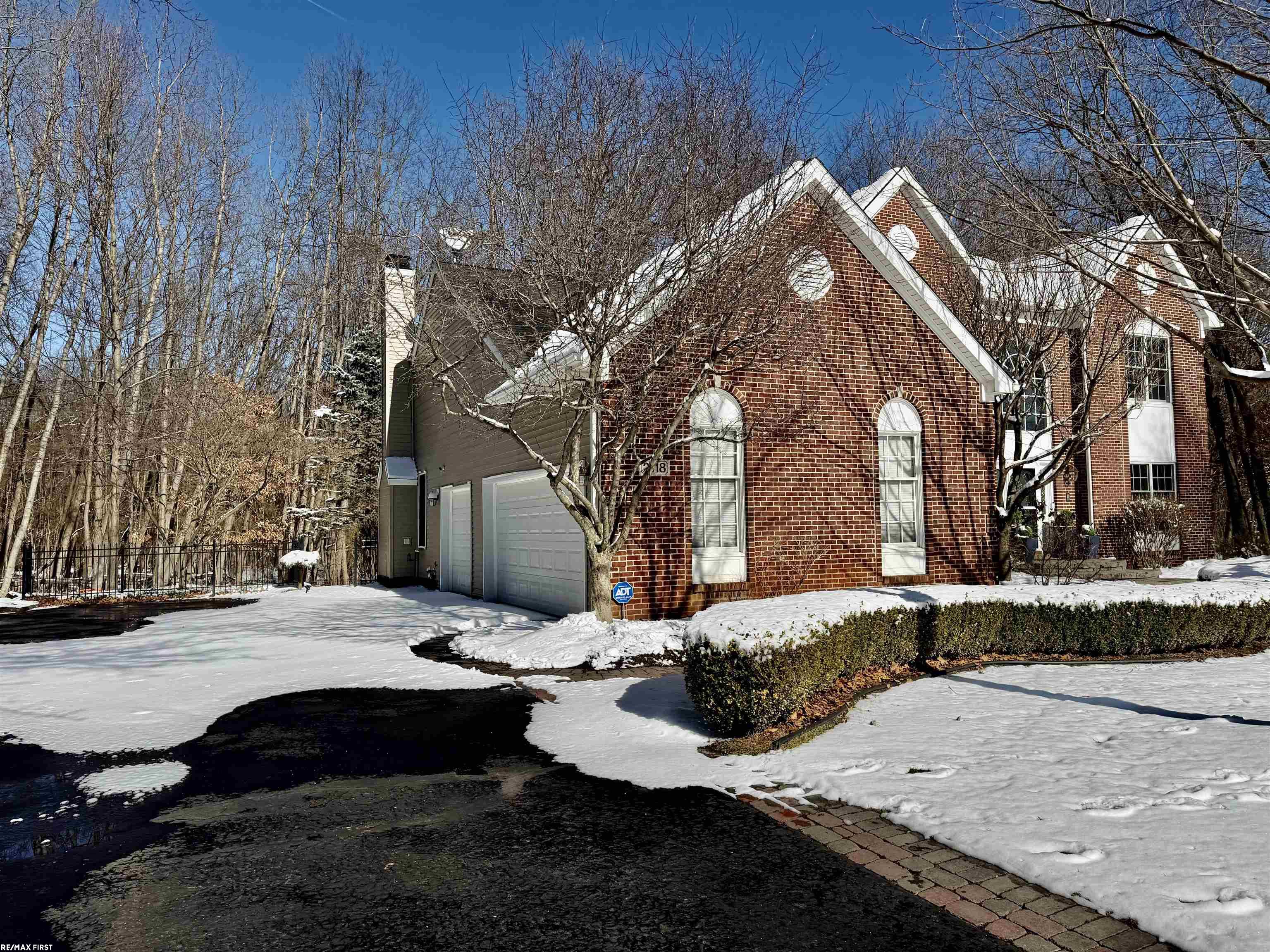 2118 Pine Bluffs Court