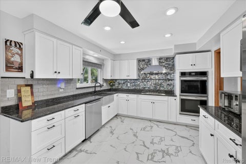 Tiny photo for 24414 Lois Lane, Southfield City, MI 48075 (MLS # 20261083150)