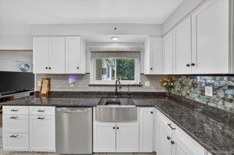 Tiny photo for 24414 Lois Lane, Southfield City, MI 48075 (MLS # 20261083150)