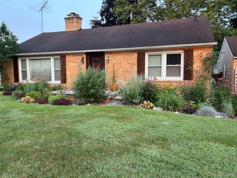 401 Richard Avenue Lansing City MI 48917