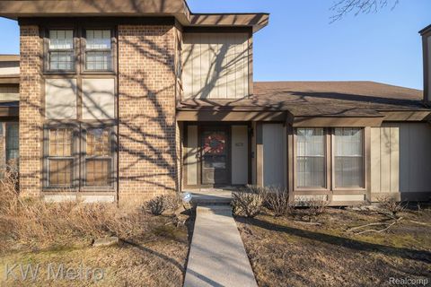 25062 Oakbrooke Drive Southfield City MI 48033