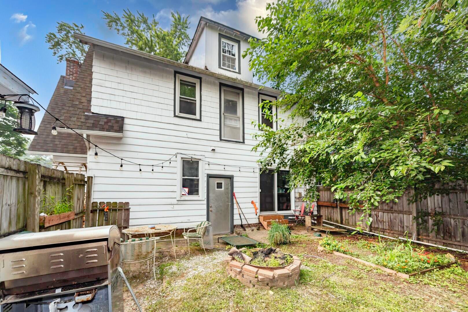 960 W Cross Street